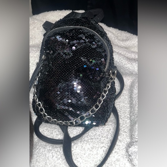 Black mini bookbag - Picture 2 of 3